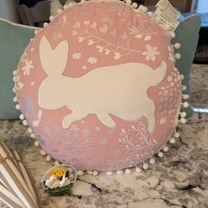 16" Round Easter Pillow
